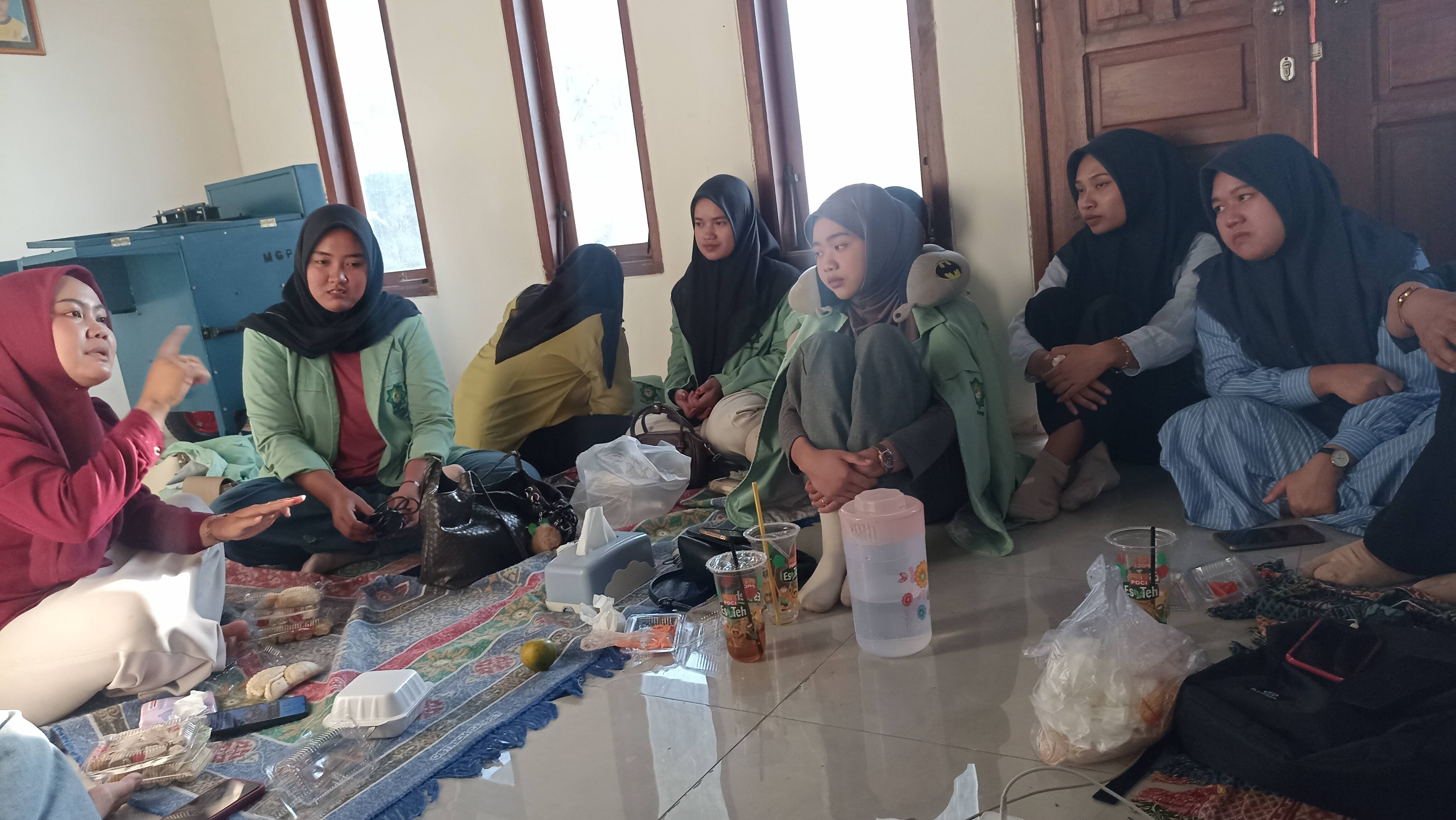Foto saat diskusi bersama membahas proker KKN
